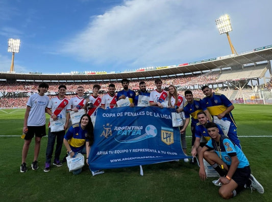 Histórico: los socios de los clubes pudieron patear penales en los entretiempos de los cuartos de final de la Copa de la Liga